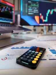 Banner image for article about AI in banking